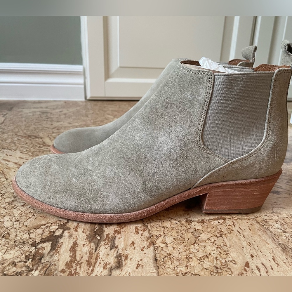 New In Box. Frye Suede Carson Chelsea Booties. Light Grey. Size 9.5.